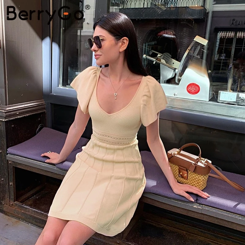 Женское трикотажное платье с v образным вырезом BerryGo прозрачное офисное коротким