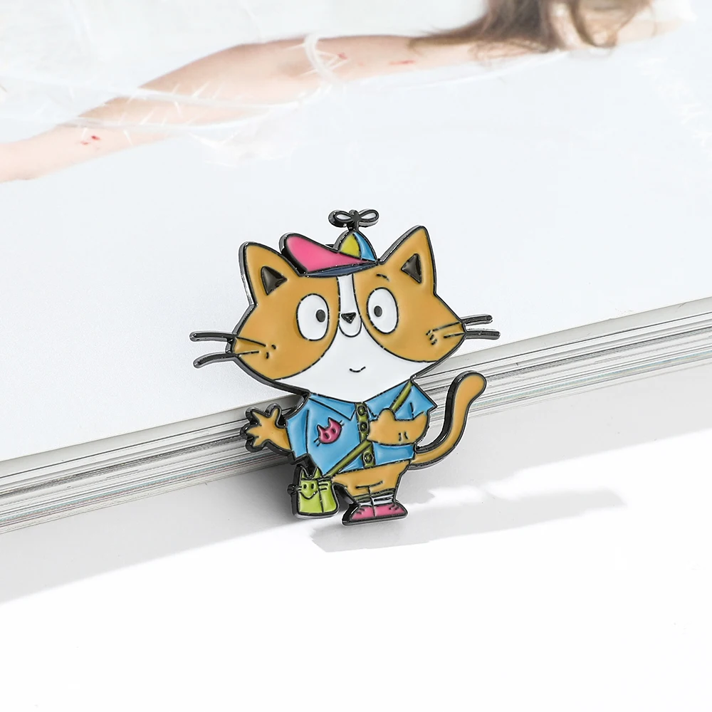 Забавная эмалированная брошь в виде кошки-портфеля мультяшное животное лацкан
