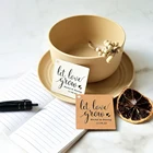 Свадебная Крафтовая этикетка размером 50x50 мм, украшение для дома на заказ с собственным логотипом в коробке, Подарочный Ключ, конфеты, цветы, инициалы вашего логотипа