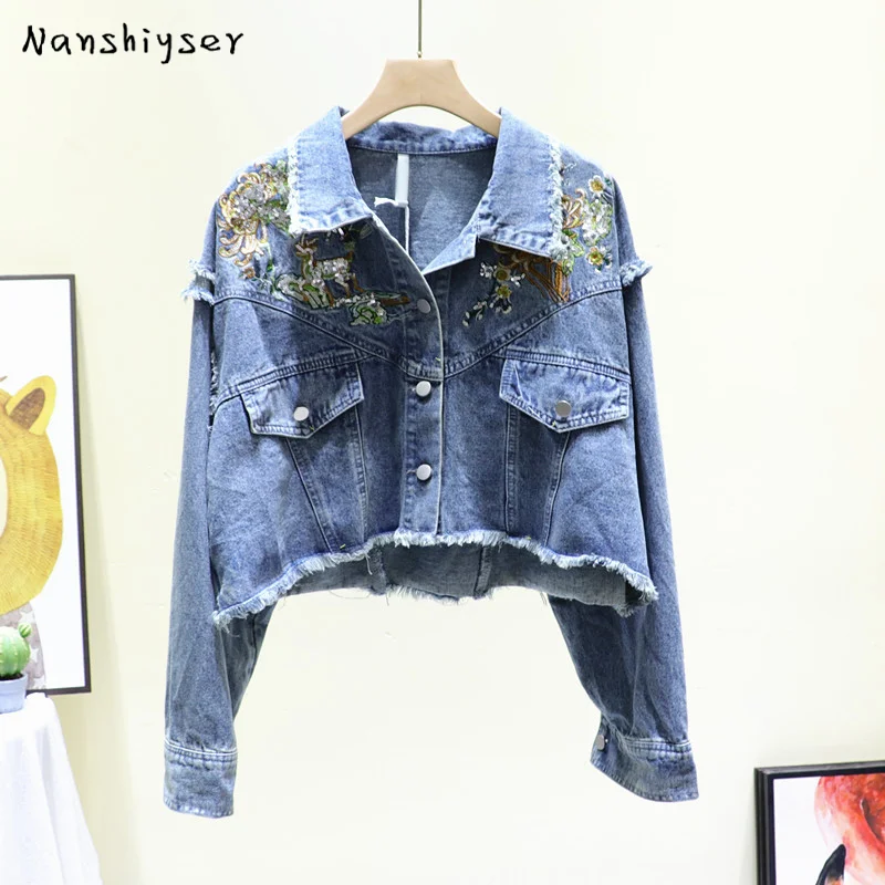 Корейская короткая ВИНТАЖНАЯ ДЖИНСОВАЯ КУРТКА с цветочной вышивкой и высокой