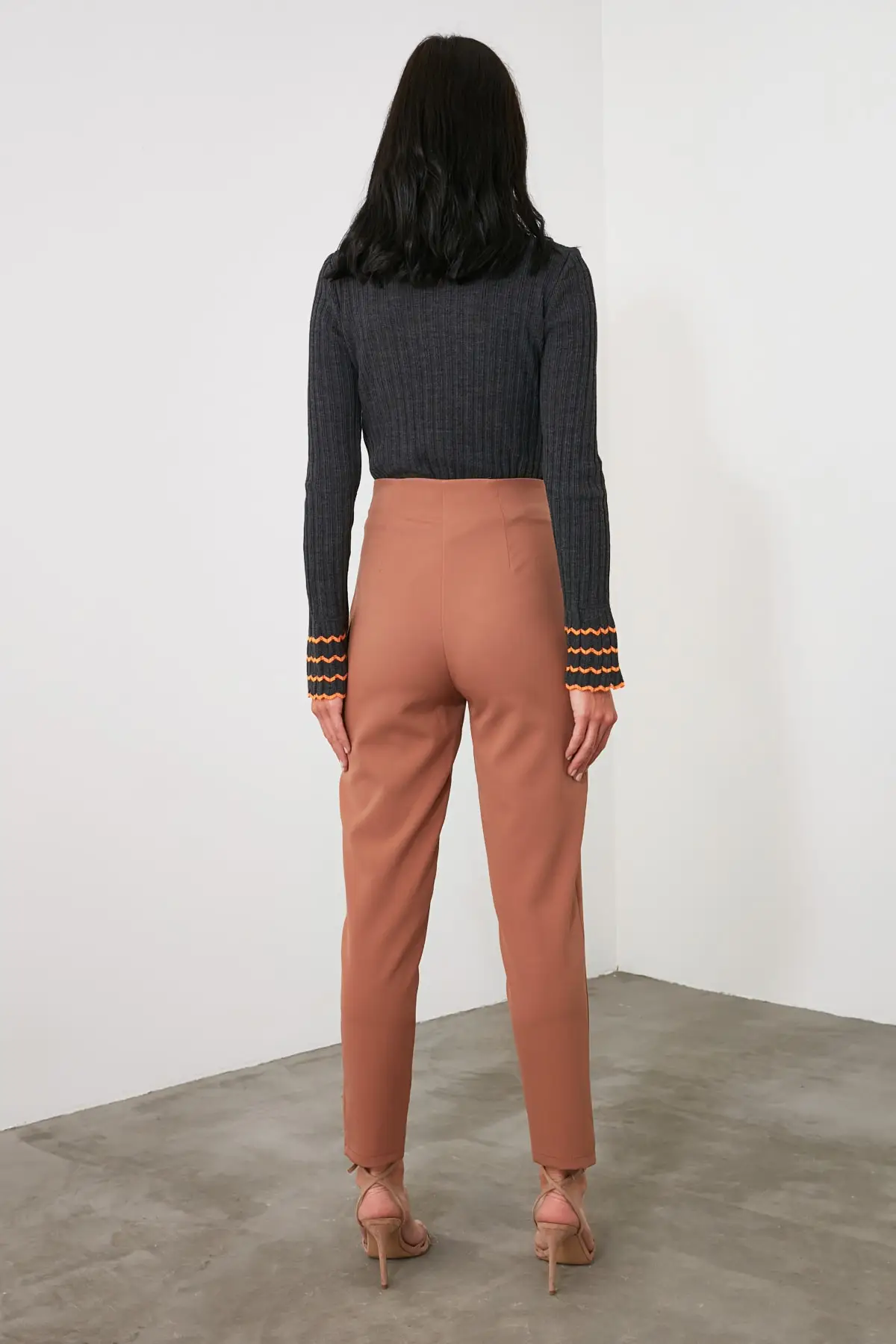 

Trendyol Trotting Detailed Pants TWOAW21PL0659