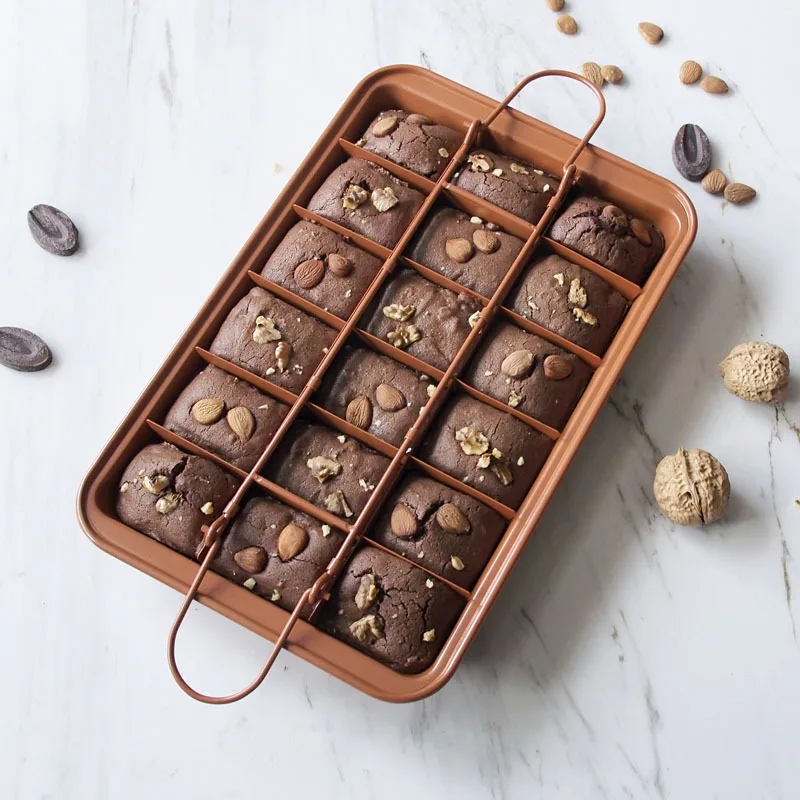 

18 Holes Brooklyn Brownie Copper Nonstick Baking Pan with Built-In Slicer Ensures Crispy Edges Metal Utensi Carbon Steel