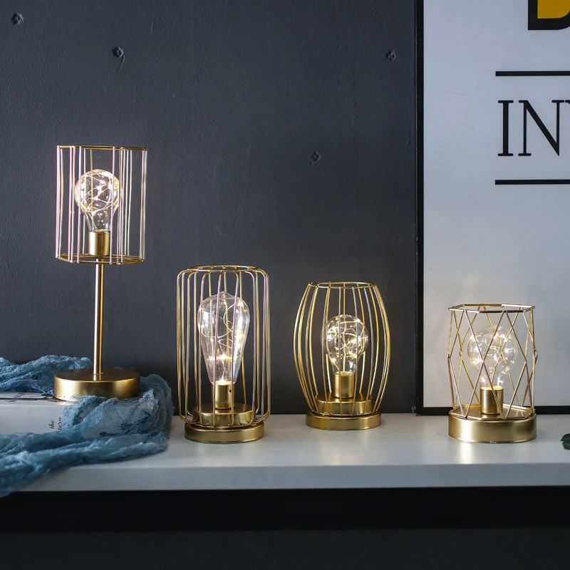 

Golden Geometric Decoration Lamp Creative Iron Retro Luxury Diamond LED Light Desktop Ornament Metal Living Room Figurine Crafts