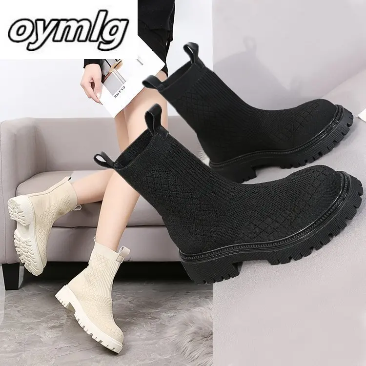 

Ботинки мартинсы большого размера, новинка для женщин, вязаные эластичные полусапожки на толстой подошве с губчатыми вставками, короткие т...