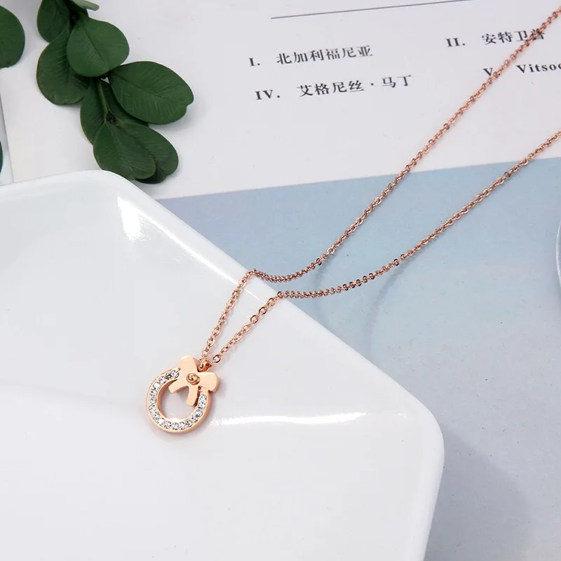 

2020 new women's Titanium Steel Crown Necklace Bow Circle Necklace Charm Temperament Fashionable Simple Wild Jewelry Clavicl