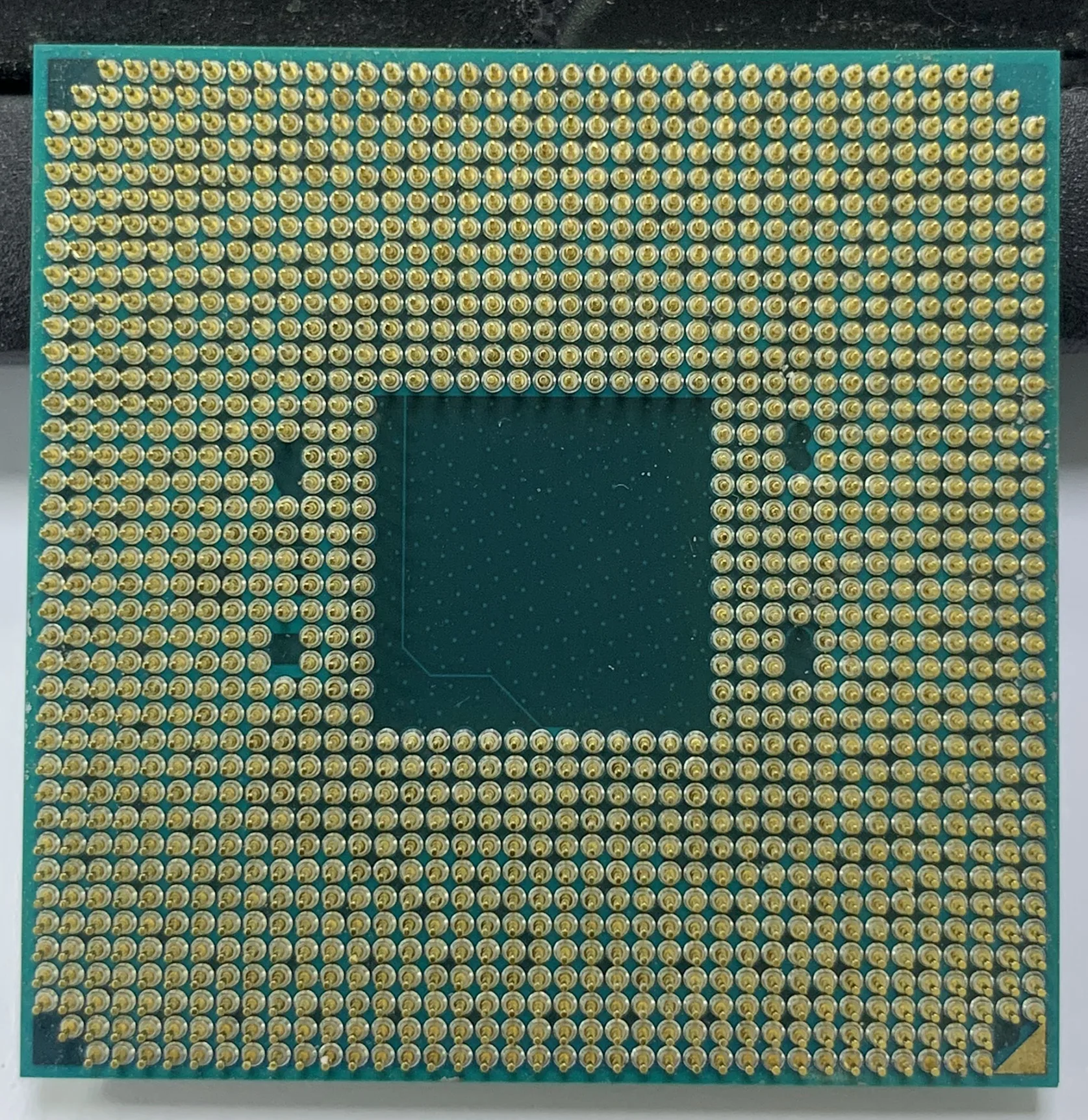 Процессор AMD Ryzen 5 3600 3 6 ГГц ядер 12 потоков L3 32 мес. 65 Вт 7 нм socket AM4 sans ventilateur 100-000000031 no -