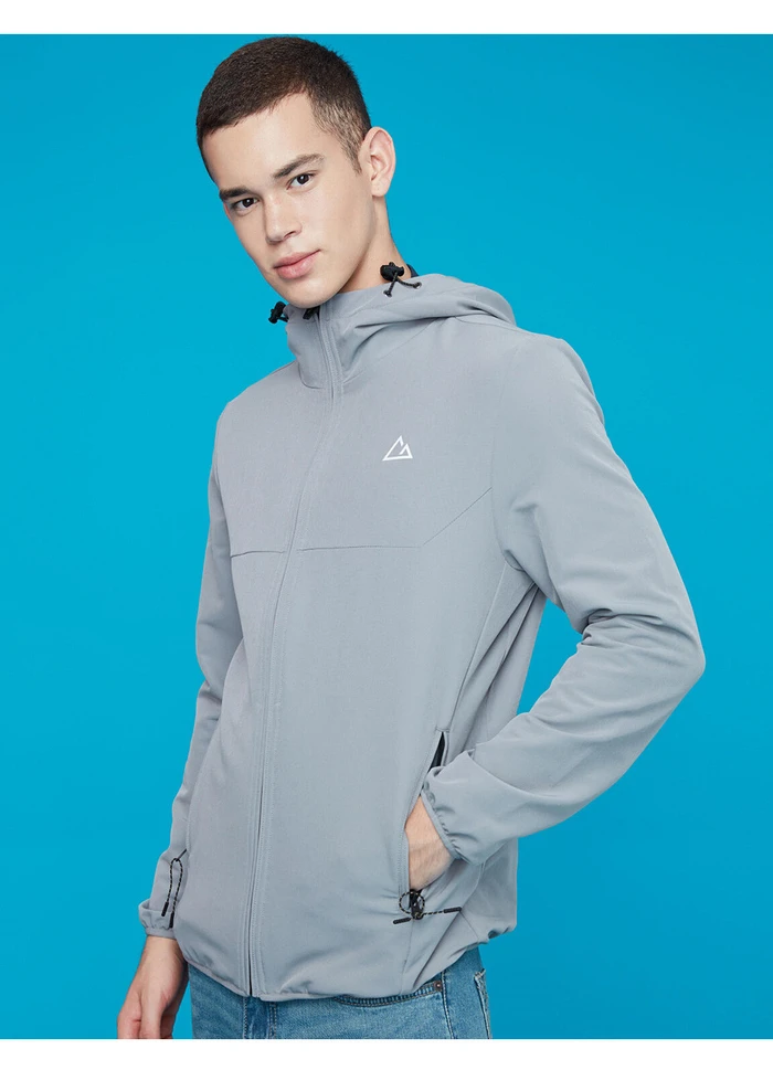 Giordano мужская ветровка с капюшоном g-motion,с небольшой вышивкой на груди, данная модель имеет несколько цветовых решений