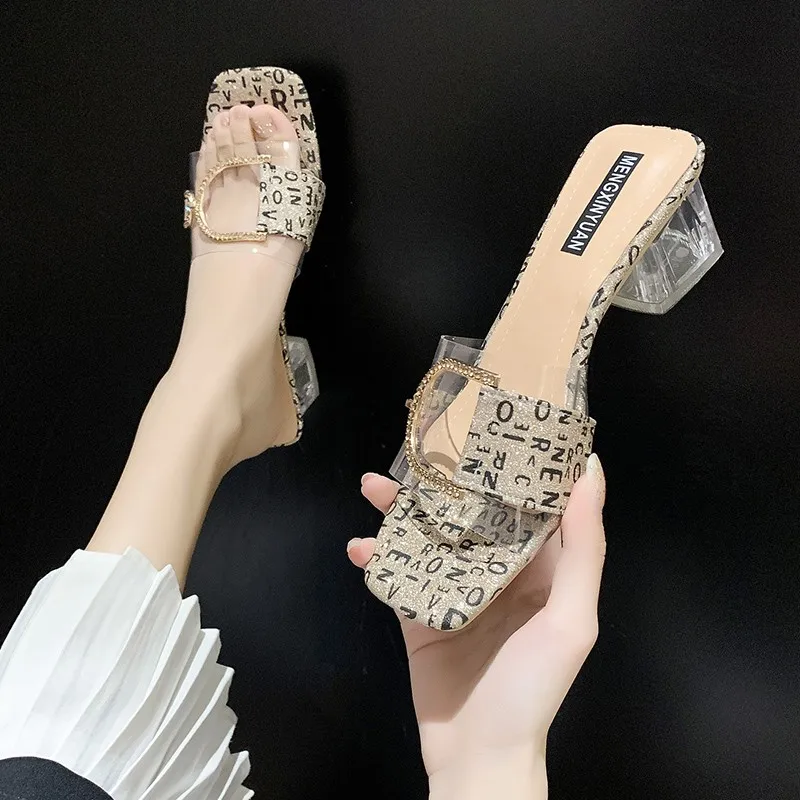 

Новинка 2021 года; Модные летние сетка из органзы сандалии с открытым носком и пряжкой; Женские вьетнамки на плоской подошве