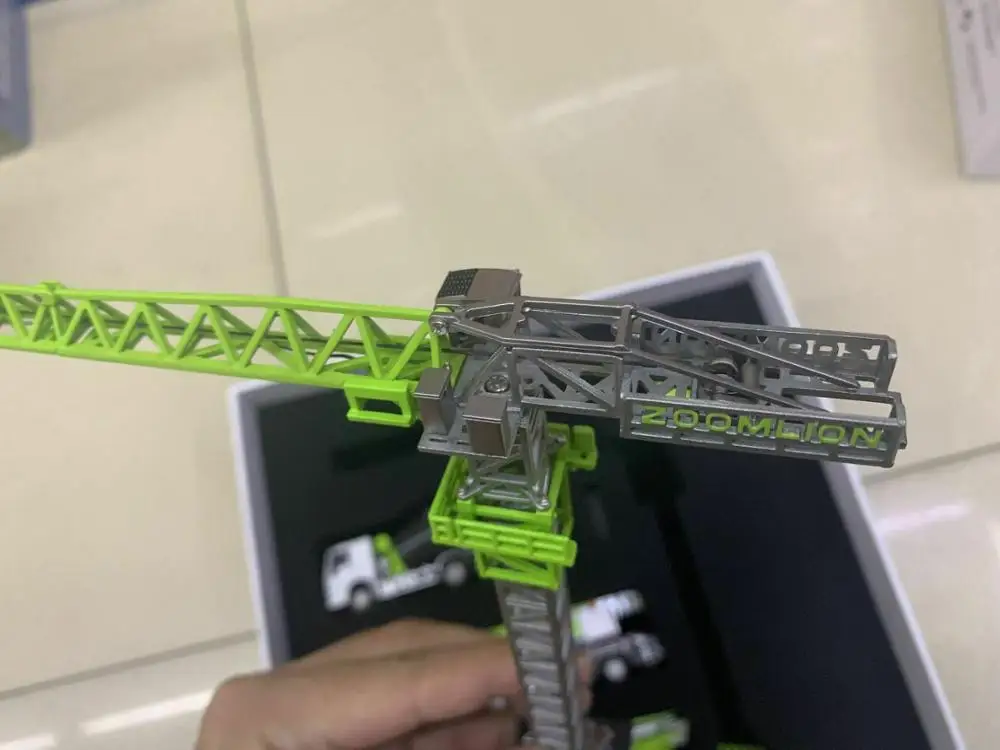 Zoomlion products модель 4 шт. комплект, ZAT2000V башенный кран смесительный насос грузовик 1:100