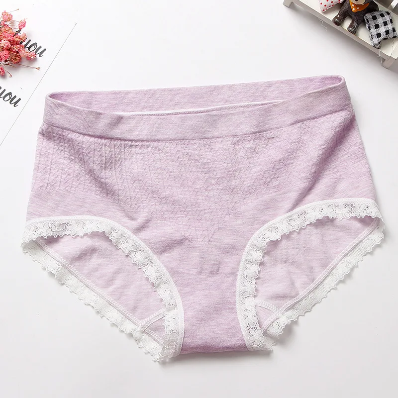 Трусики женские бесшовные из натурального хлопка с кружевом средней талией и
