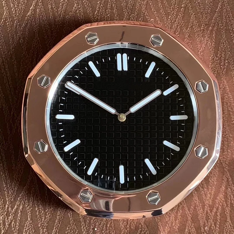 Новые золотые Роскошные Дизайнерские металлические часы высшего качества