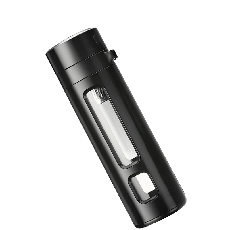 Чехол для деловых людей стеклянная бутылка воды изолированный короткий