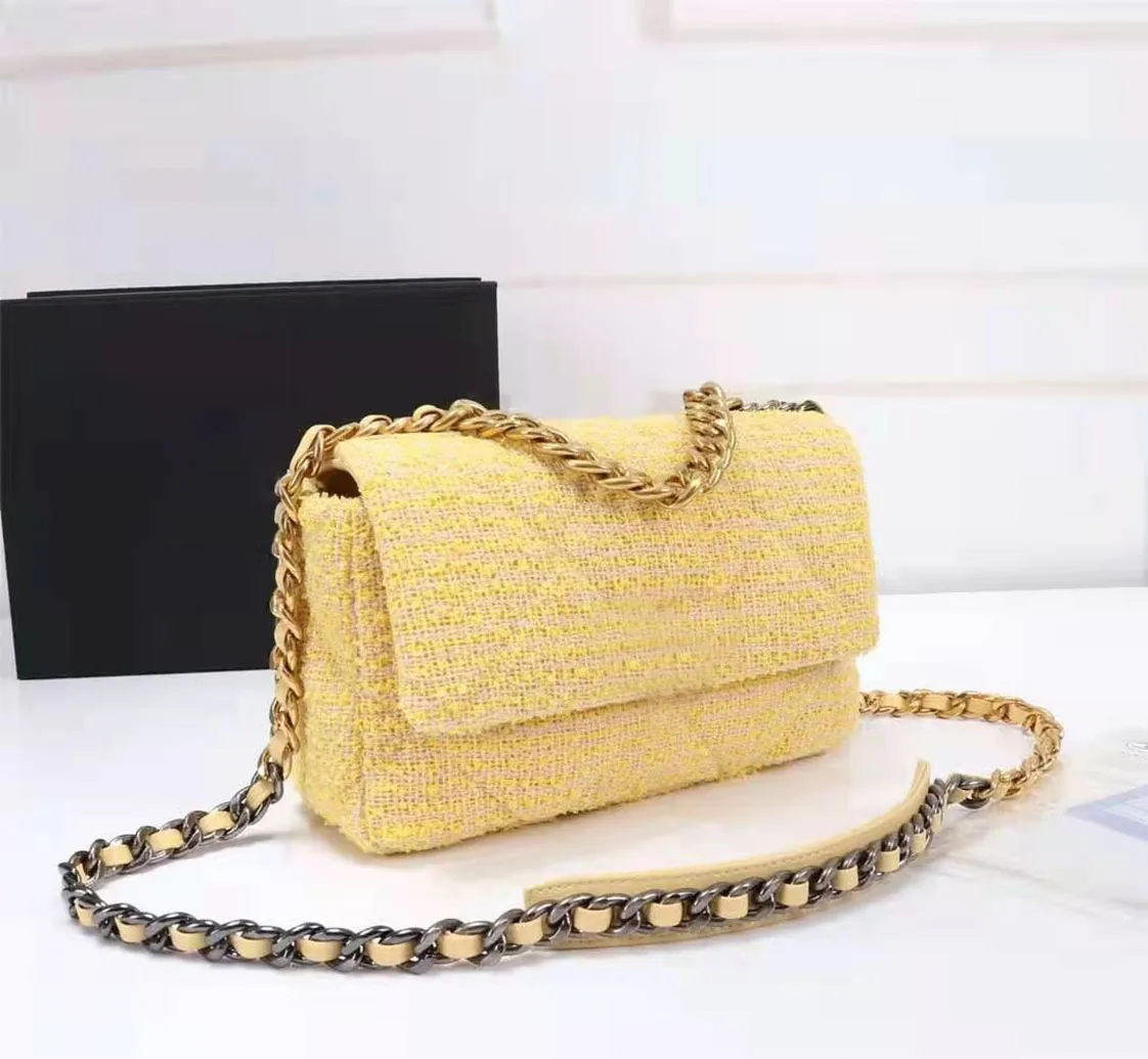 

2021 early autumn woolen fabric fashion trend ladies messenger bag, shoulder bag size 26cm*16cm*10cm