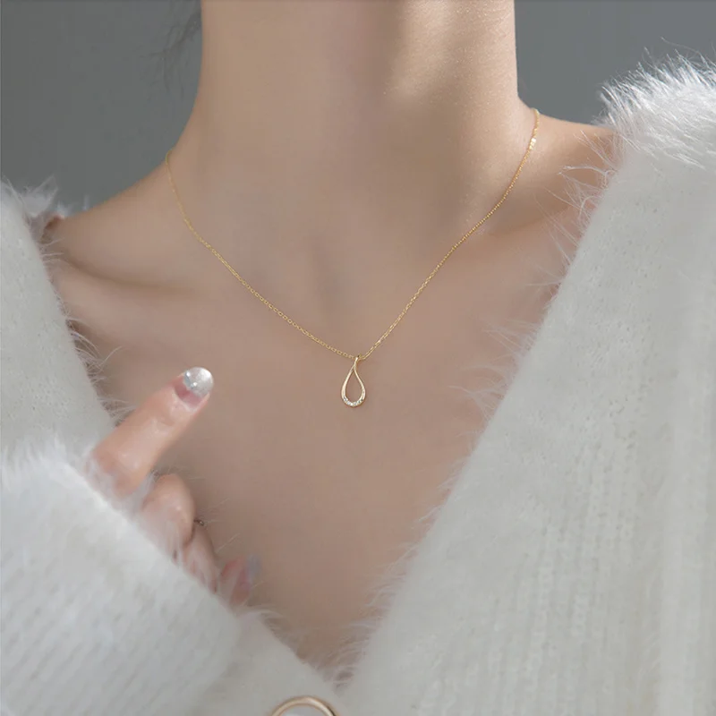 

925 Sterling Silver Temperament Sweet Collar Shiny Zircon Hollow Water Drop Pendant Clavicle Chain Ladies Wedding Jewelry Gift