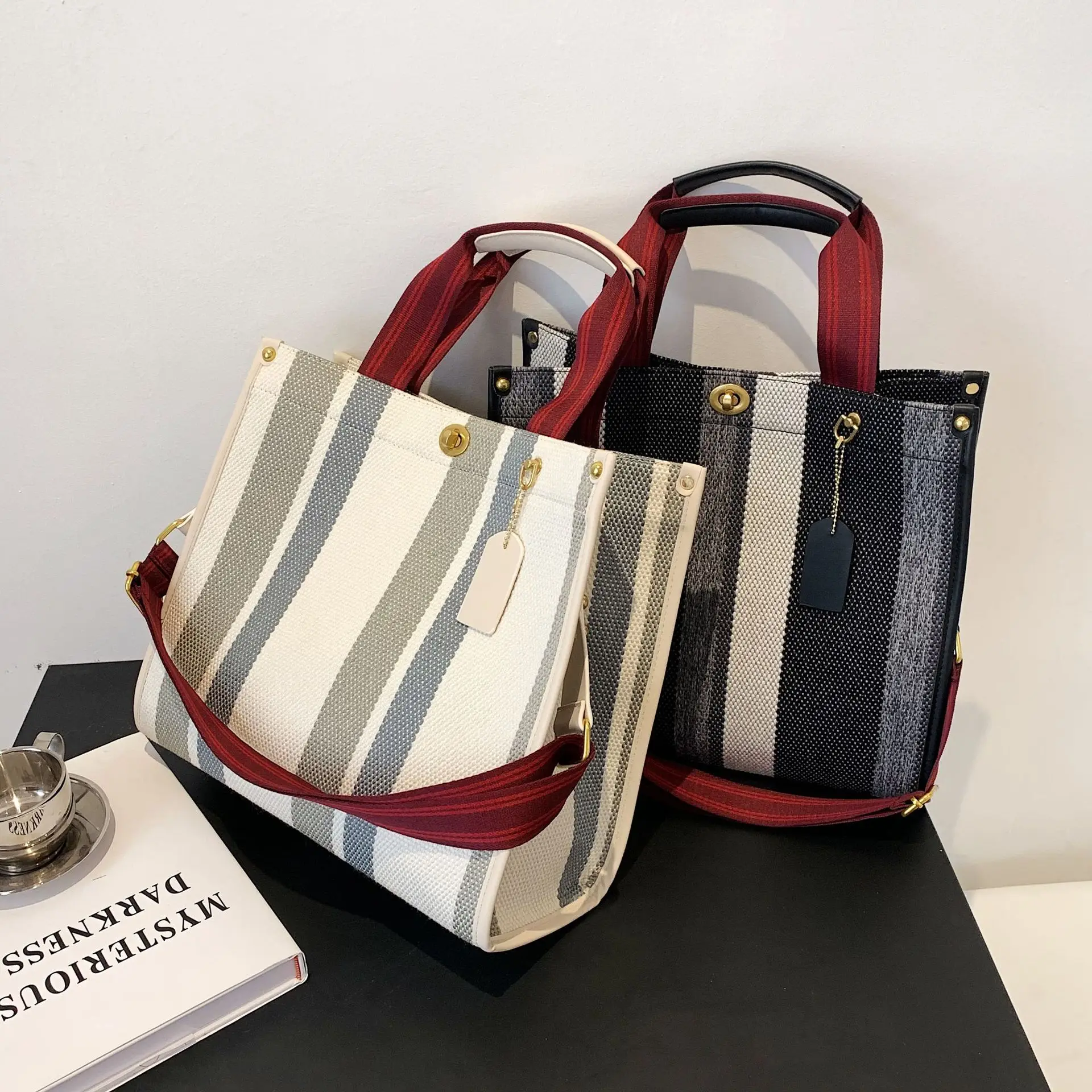 

Striped Canvas Single Shoulder Bag Retro Top-hand Bag Women Luxury Handbags Large Capacity 2021 New Fashion Tote Bag Wholesale
