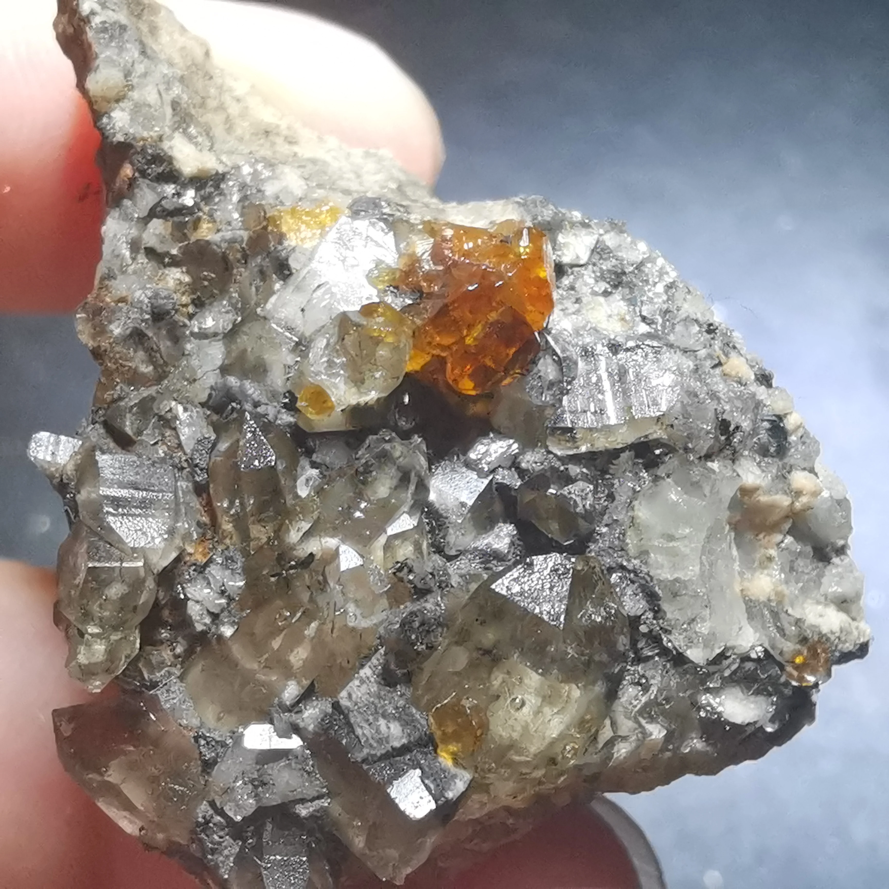 

17.6g.Rare natural garnet crystal hexagonal point feldspar mica brass multi mineral crystal symbiotic halo energy healing