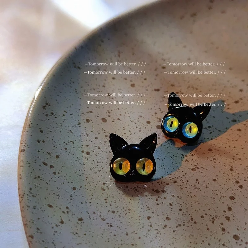 

S925 Needle Black Cat Asymmetry Stud Earring for Women Girls Gifts New Fashion Geometric Animals Fine Party Jewelry Accessories