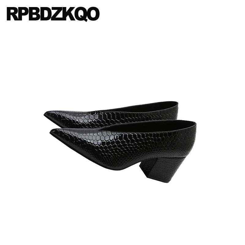 Туфли-лодочки женские из лакированной кожи на толстом каблуке средней высоты с