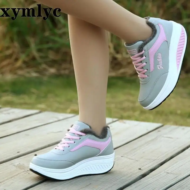

2020 female winter solid color round head casual sneakers leather boots women Korean Lace-Up non-slip plusvelvet tassel boots