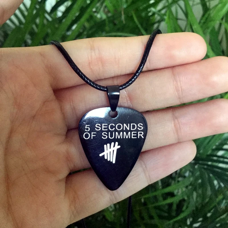 

Fashion Music Band 5 SECONDS OF SUMMER Necklace Guitar Pick Heart Pendant Jewelry Rope Chain Necklaces