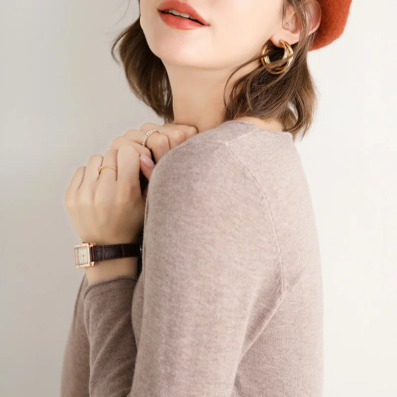 

New Women's sweater bottoming shirt autumn & winter 2020 new gentle style V-neck sweater with long-sleeved knitted top