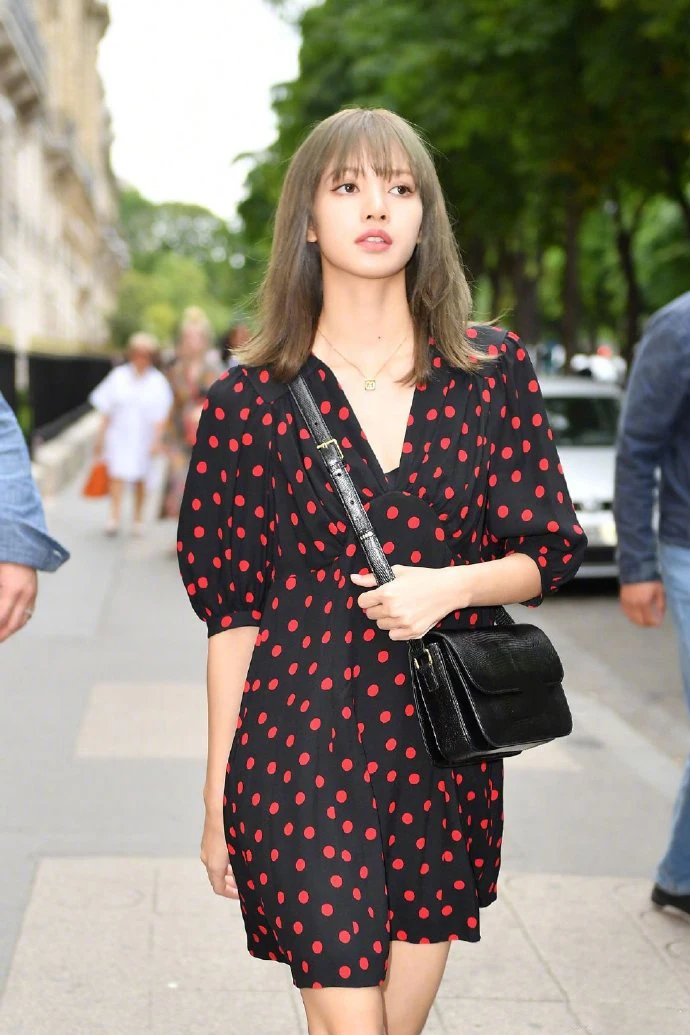 Kpop BLACKPINK LISA, корейское элегантное платье с рукавами-фонариками и красной волной, женская летняя уличная одежда, платья с v-образным вырезом, одежда для девочек