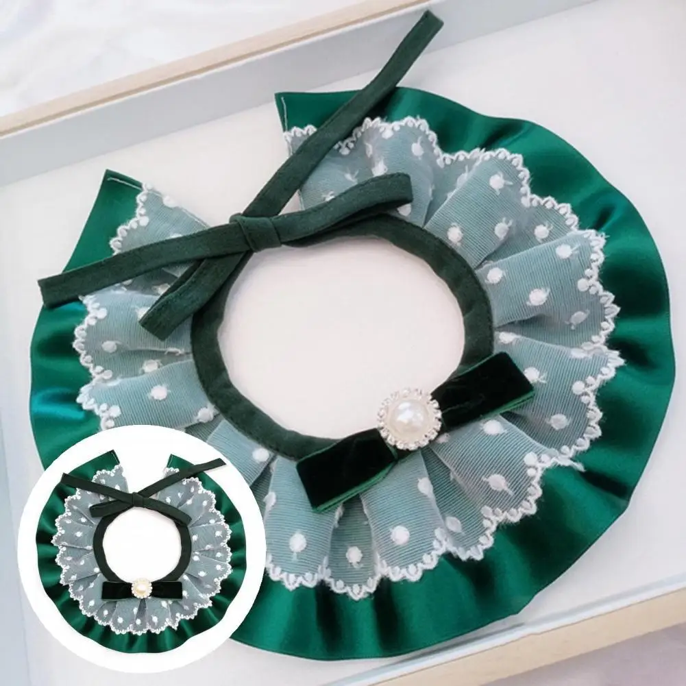

Skin-friendly Stylish Lace Princess Saliva Towel Glossy Pet Neckerchief Elegant for Photo Shoot