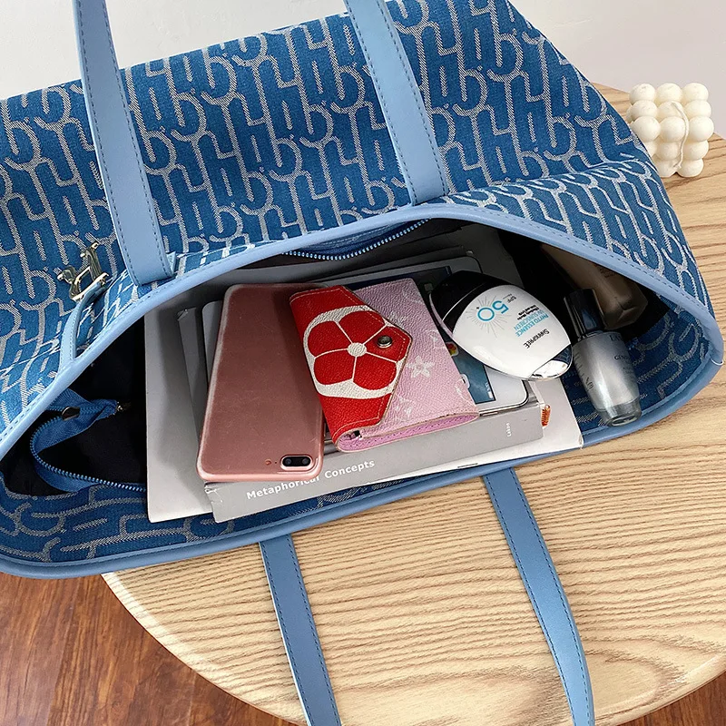 

piccola borsa dei jeans borsa crossbody bag messenger bag borsa a tracolla borsa Quilting colore blu con sfera di metallo