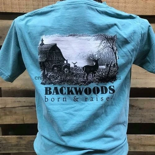 Яркая футболка унисекс Backwoods с изображением рожденного и выросшего оленя |
