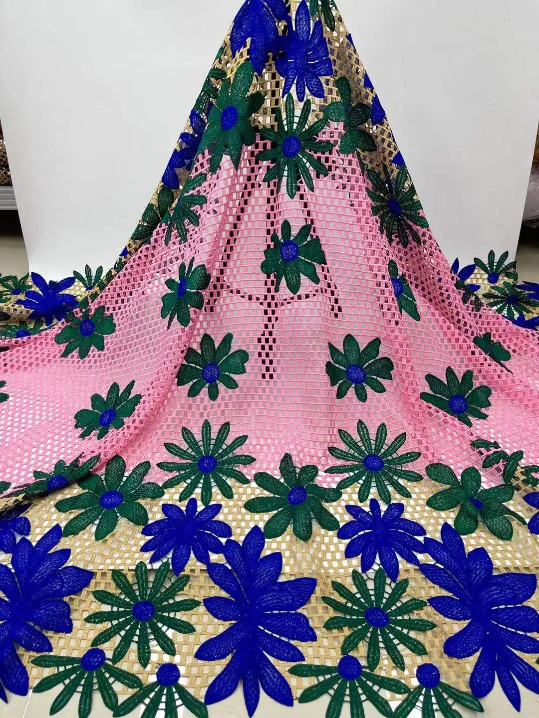 

2022 New design big flower pattern africa guipure cord laces skin friendly colorful cord laces hot high quality laces fabrics