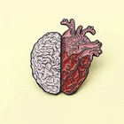 Значок на булавке с эмалью, в виде мозга и сердца