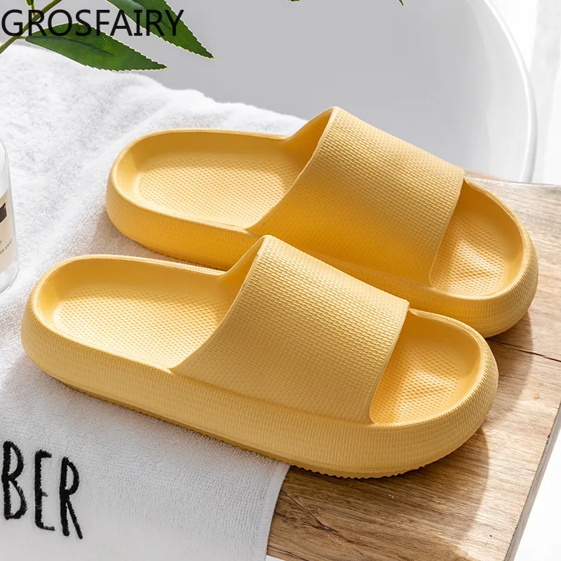 

2021 Hot Summer Couple Sandals and Slippers Women's Home Bathroom Non-slip Outer Wear Thick EVA Sandals and Slippers