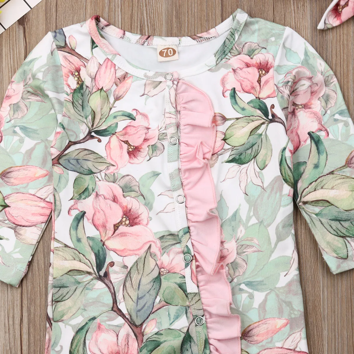 Спортивный комбинезон в горошек с цветочным принтом для новорожденных и