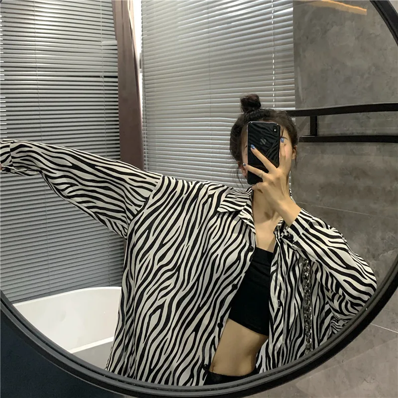 

Mazefeng 2020 New Plus Size Shirt Harajuku Long Sleeve Blouse Stripe Zebra Print Oversized Button Blouse Shirt Top for Woman