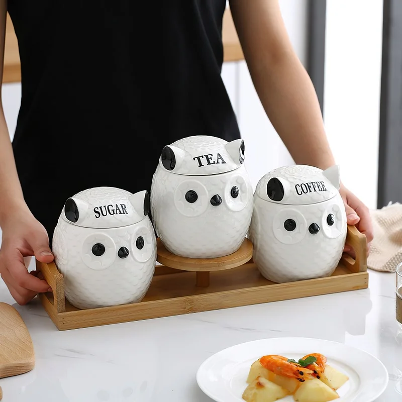 

Ceramic Spice Jar Set White Cartoon Owl Relief Lid Salt Sugar Pepper Seasoning Pot Spoon Wood Tray Airtight Can Spice Bottle
