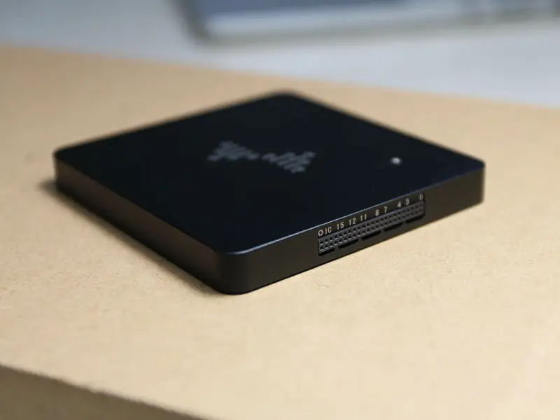 DSLogic Plus-это логический анализатор на основе USB, с максимальной частотой дискретизации до 400 МГц и максимальной глубиной дискретизации до 16G