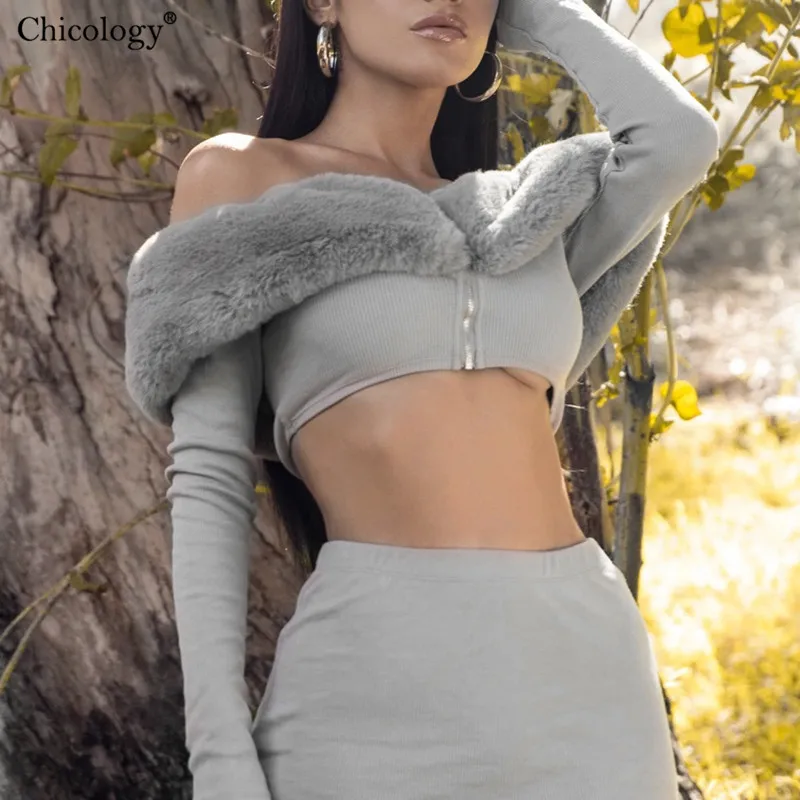 Chicology Женский комплект из двух предметов с мехом и открытыми плечами укороченный