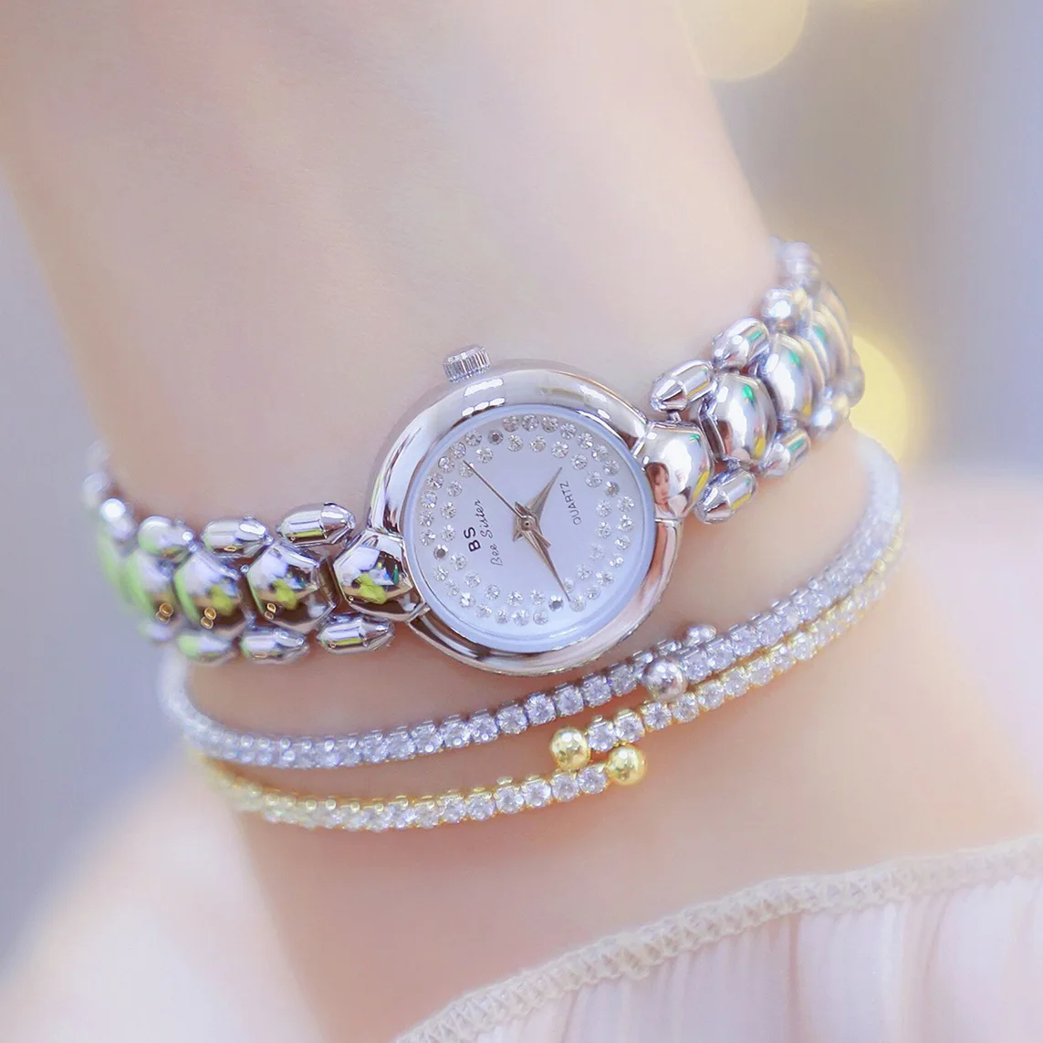 2022 New Korean Series Small Dial Gold Full Diamond Unique Design Bracelet Quartz Waterproof Watch for Women Relogio Feminino