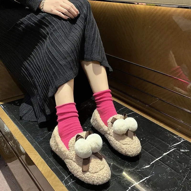 

Warm Plush Women Shoes Loafers Slip on Fur Ball Flat Shoes Woman Flats Plus Size Candy Color Shallow Comfortable Ladies Shoes