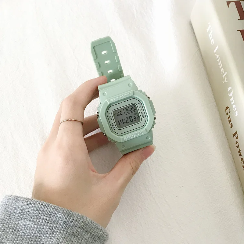 Женские спортивные цифровые часы Matcha Green прямоугольные Ретро с электронным