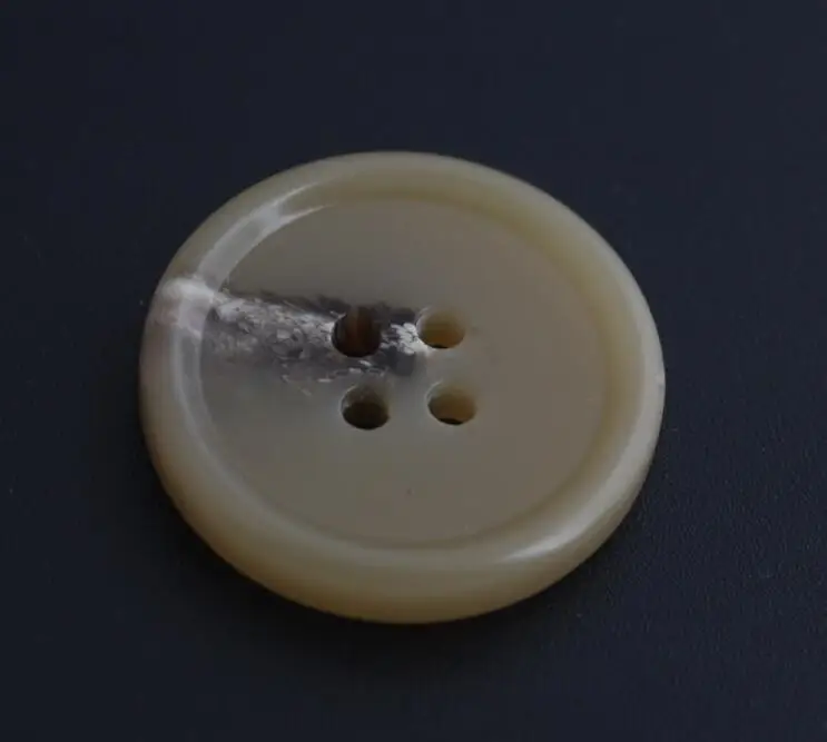 15mm-30mm 50pcs Four-eye coat windbreaker decorative pattern resin buttons | Дом и сад
