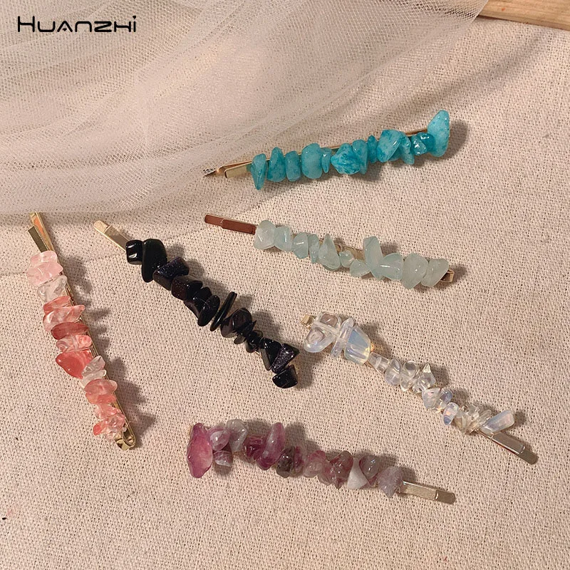 

HUANZHI 2021 Korean Trendy Irregular Colored Transparent Splicing Natural Stone Bangs Clip for Ladies Girls Summer Party Jewelry