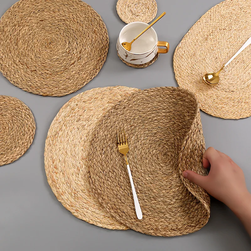

Natural Handmade Table Mat Woven Placemat Round Braided Mat Heat Resistant Hot Insulation Rattan Coasters Anti-Skidding Pad