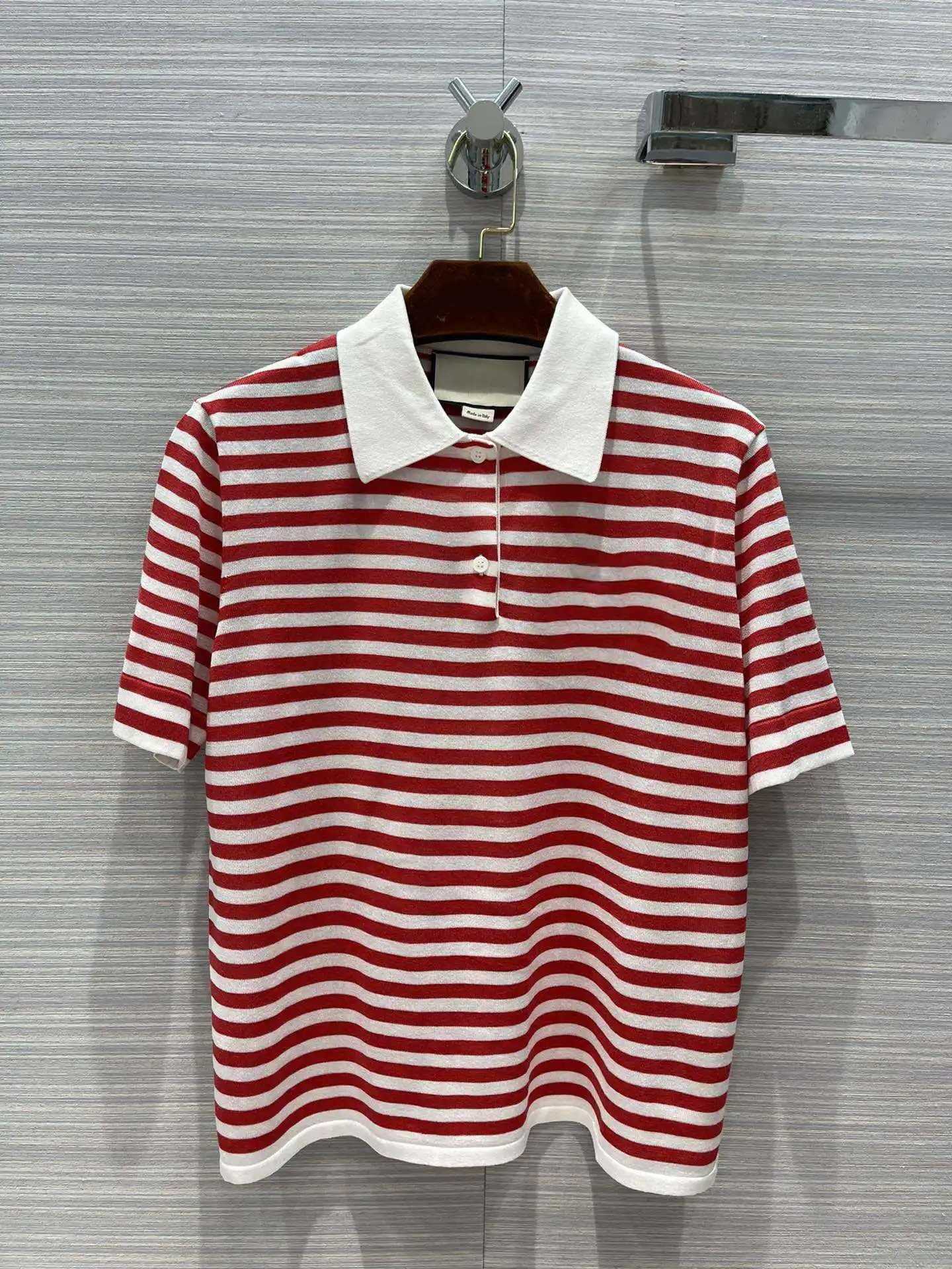 

Женский трикотажный белый топ в стиле преппи, Новинка лета 2021, роскошные брендовые топы с контрастным отворотом и полосатым подолом, топы из...