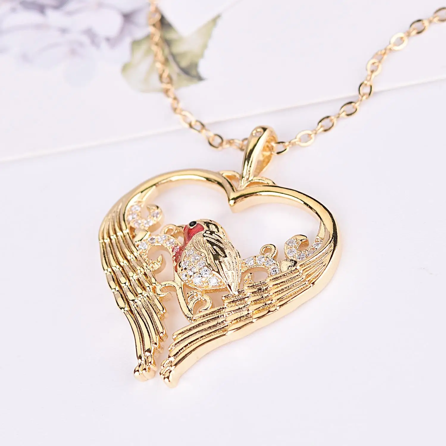 Ожерелье женское с подвеской в виде птицы ювелирное изделие из желтого золота