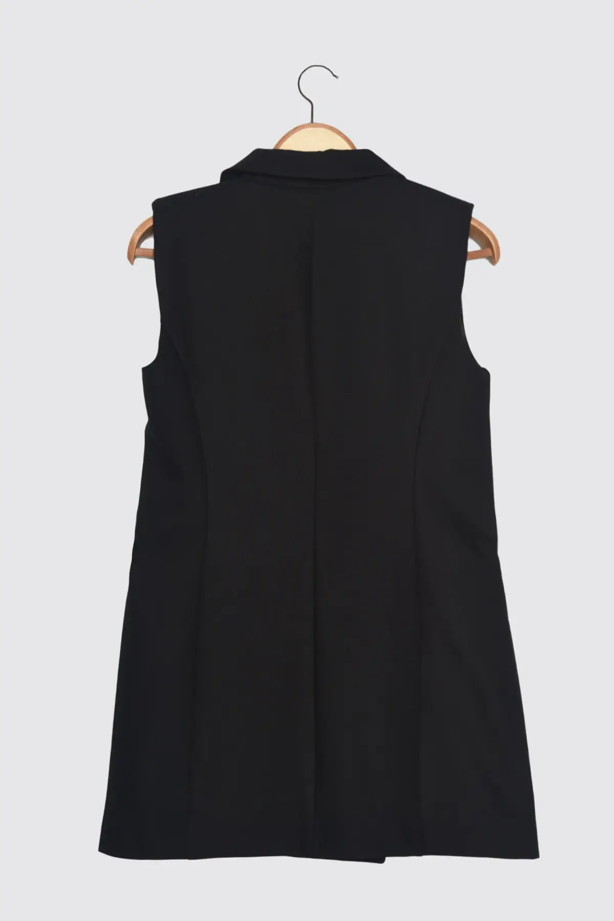 

Trendyol Arched Vest TWOSS21YE0014