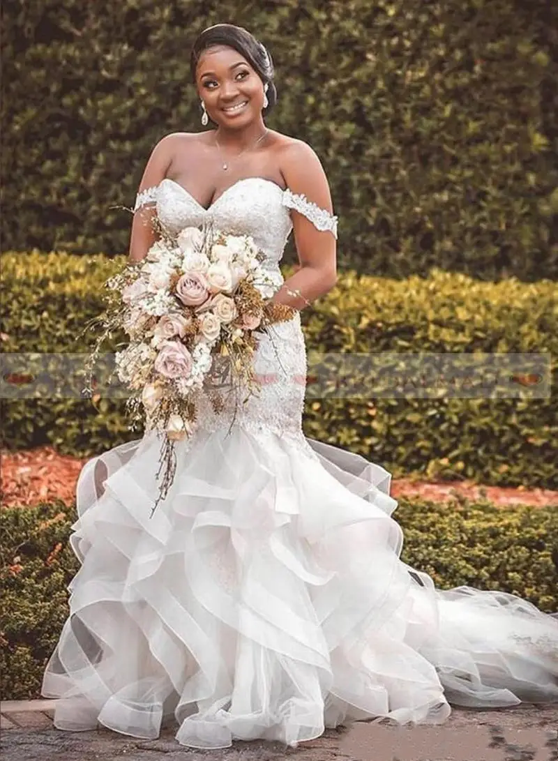 

В африканском стиле размера плюс бисером аппликации бальное платье свадебное платье с открытыми плечами Свадебные платья Boho многоуровневы...