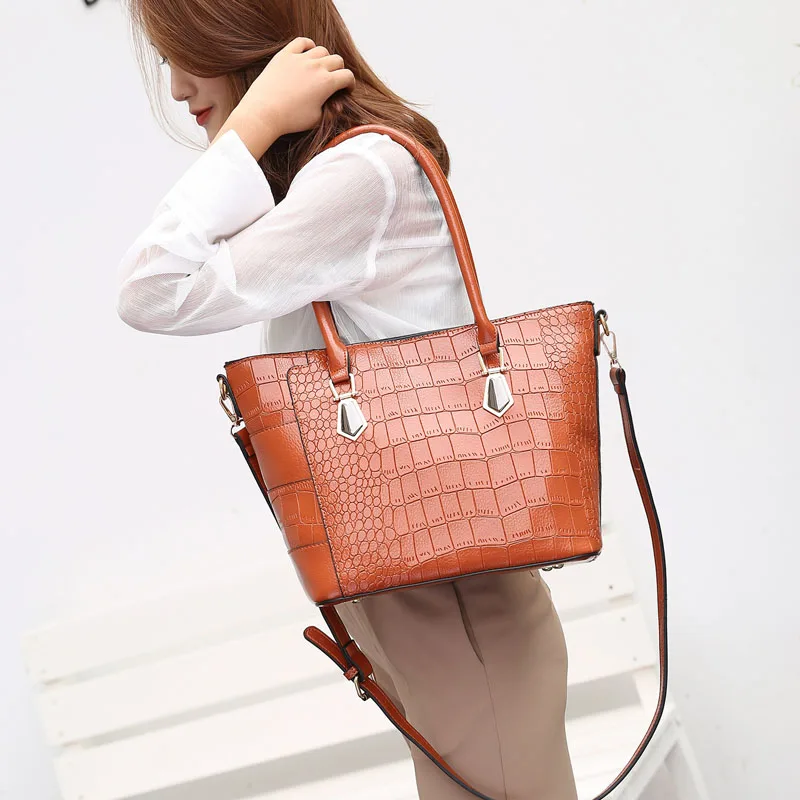 Женская сумка на плечо модная женская с крокодиловым узором кожаная Большая