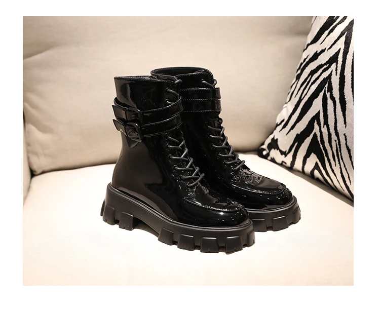 Зимние ботинки на платформе; красивые женские кожаные ботинки; Bota Feminina Botas Mujer; ботильоны в байкерском стиле с пряжкой на толстой подошве; Botines Mujer;