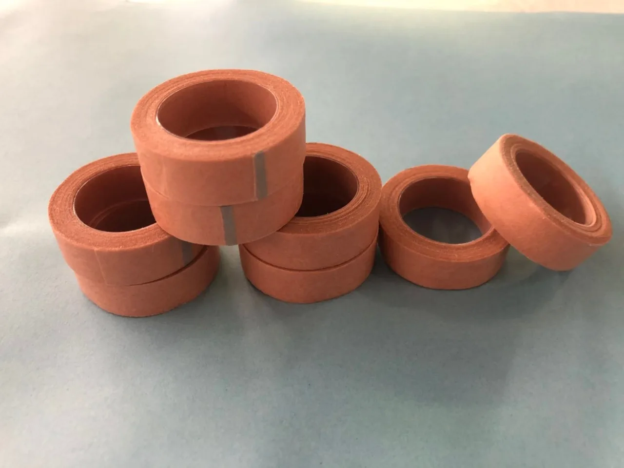 

1pcs 1.25cm 2.5*4.5m Skin color non-woven tape breathable tape grafted eyelash tape breathable isolation special hand tear paper